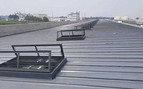 某中学室内体育馆武威排烟窗改造项目