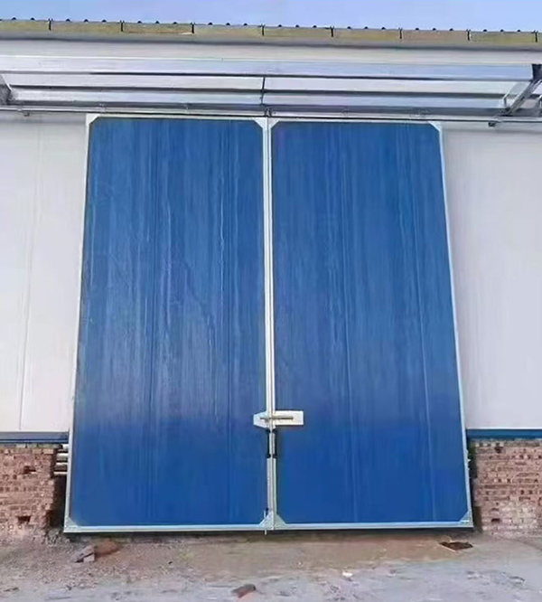 武威工业门在大型仓储物流通道中的应用实例