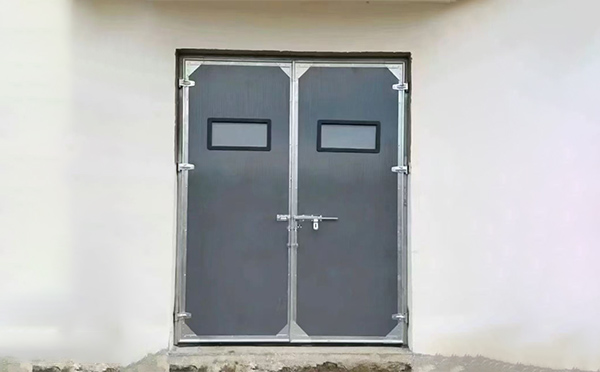 武威工业门在高温作业区域的运行表现